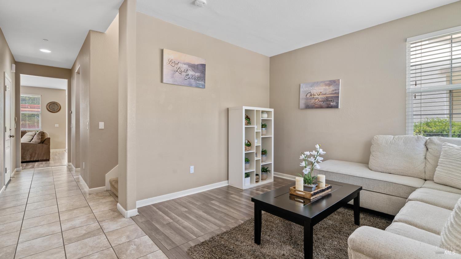 524 Chaparral Loop Vacaville, CA 95688 - Photo 4 of 43 a living room with furniture and a table