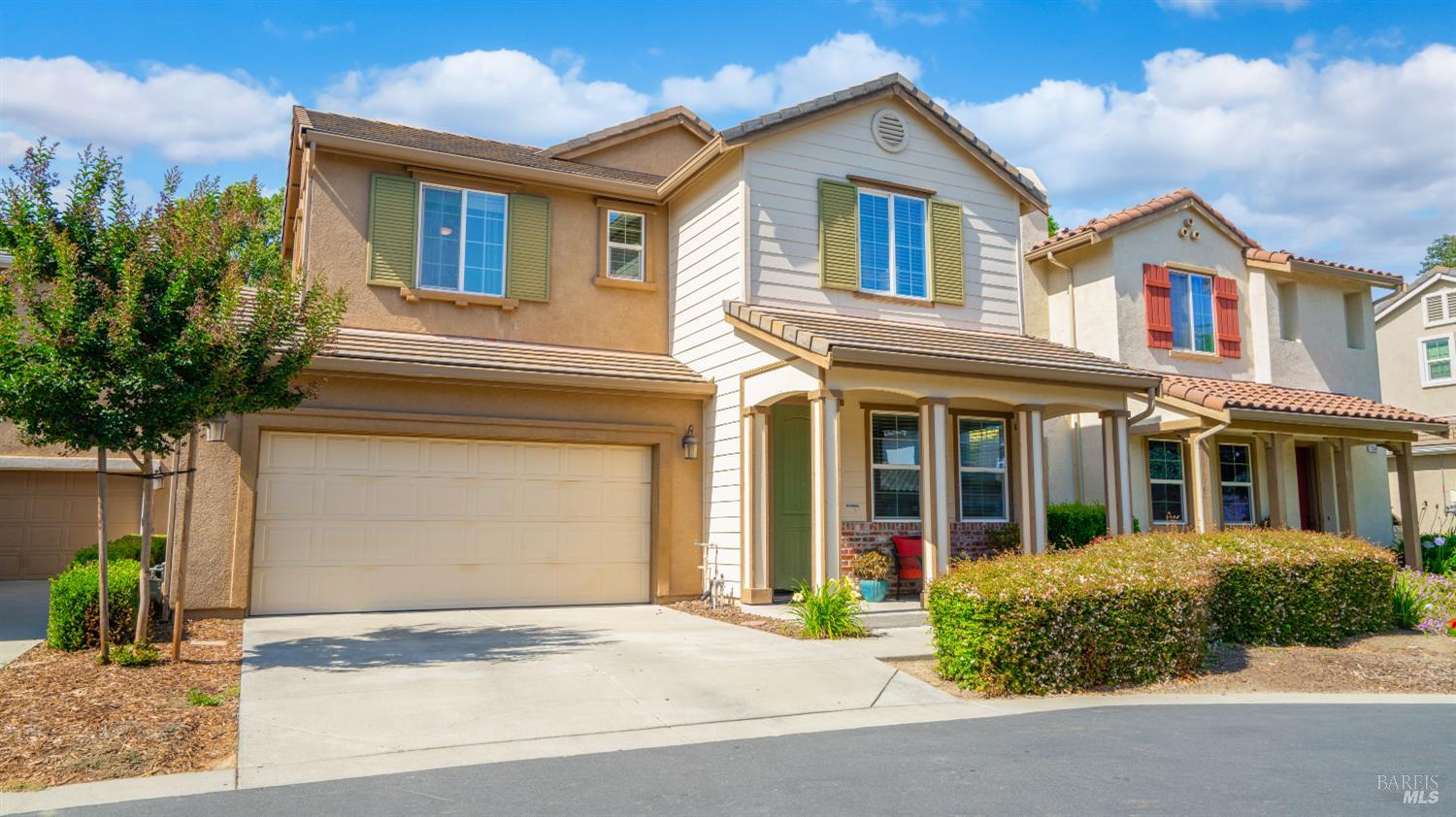 524 Chaparral Loop Vacaville, CA 95688 - Photo 41 of 43 front view of residential houses