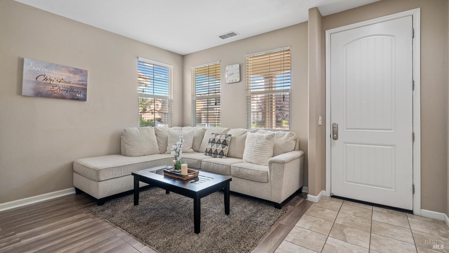 524 Chaparral Loop Vacaville, CA 95688 - Photo 5 of 43 a living room with furniture and a window