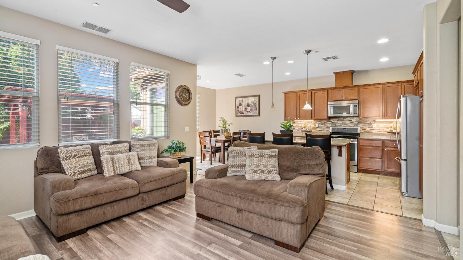 524 Chaparral Loop Vacaville, CA 95688 - Photo 9 of 43 a living room with furniture and a large window