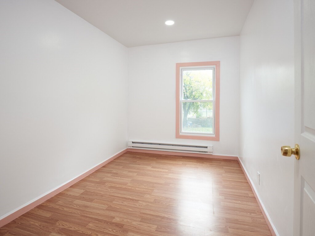 54 Queen Street Springfield, MA 01109 - Photo 12 of 15 Gallery Image 12