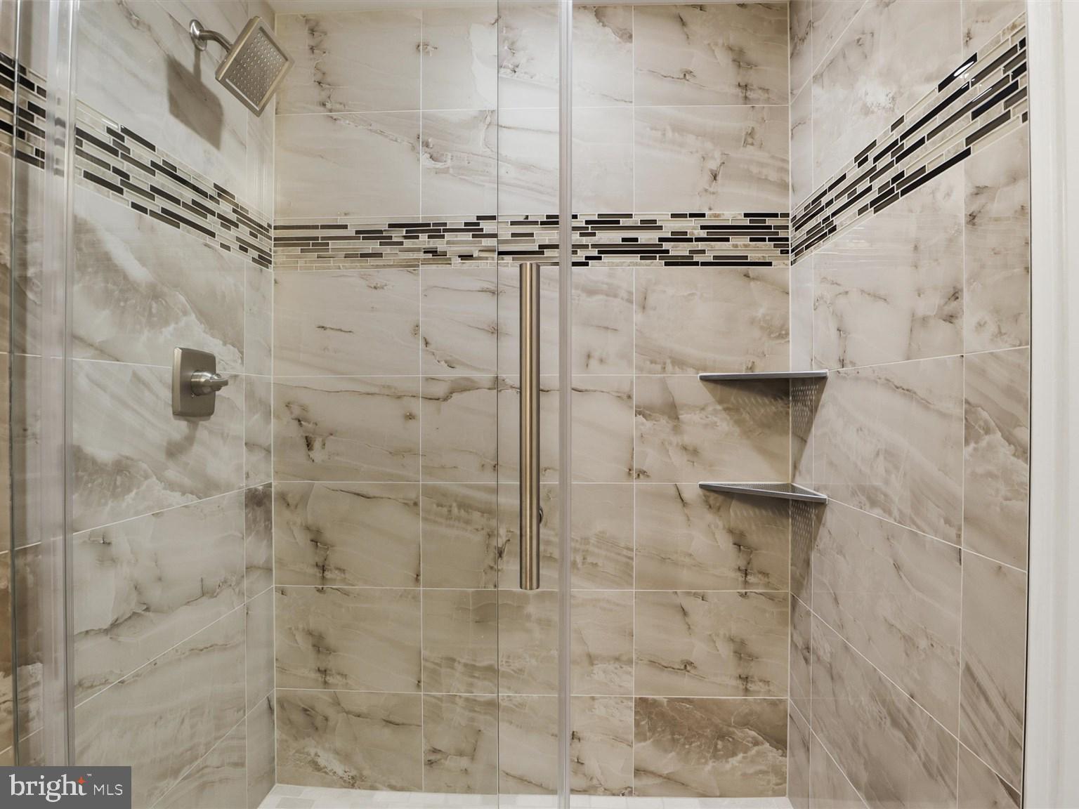 8818 Cold Spring Road Potomac, MD 20854 - Photo 13 of 60 Main level Full Bathroom