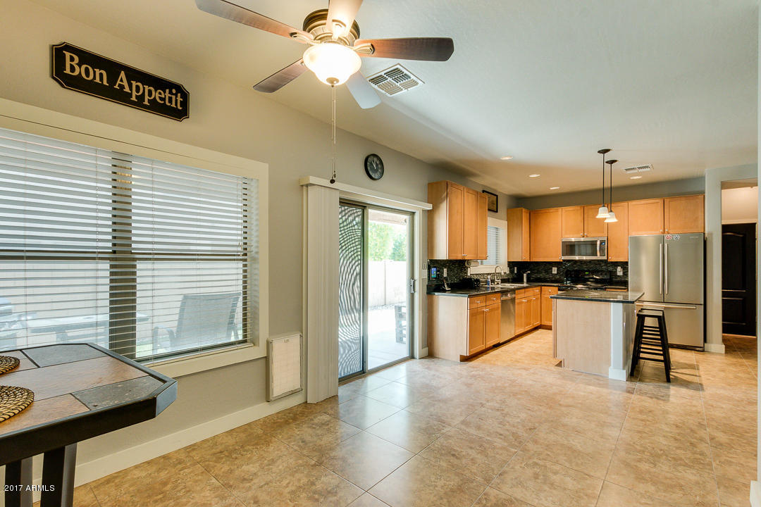 9414 West Eaton Road Phoenix, AZ 85037 - Photo 8 of 30 08-Eaton