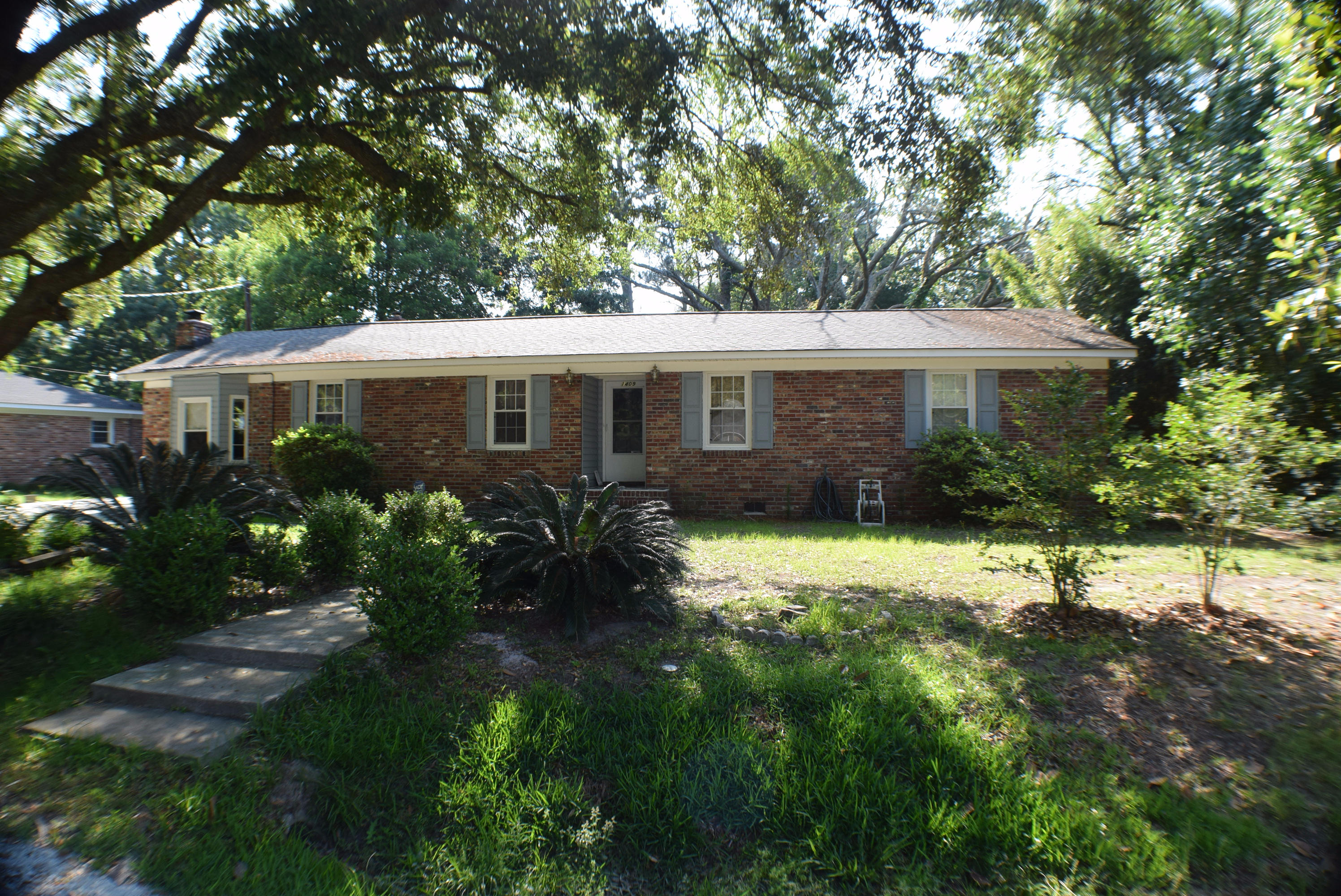 1409 Tara Road Charleston, SC 29407 - Photo 2 of 40 DSC_0063
