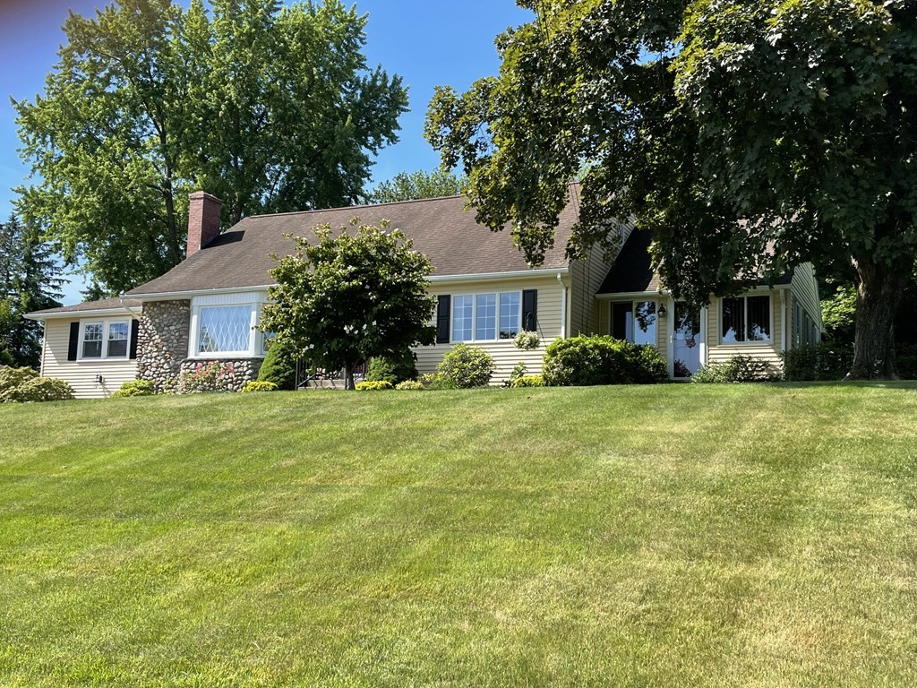 54 Richmond Road Ludlow, MA 01056 - Photo 1 of 32 Gallery Image 1