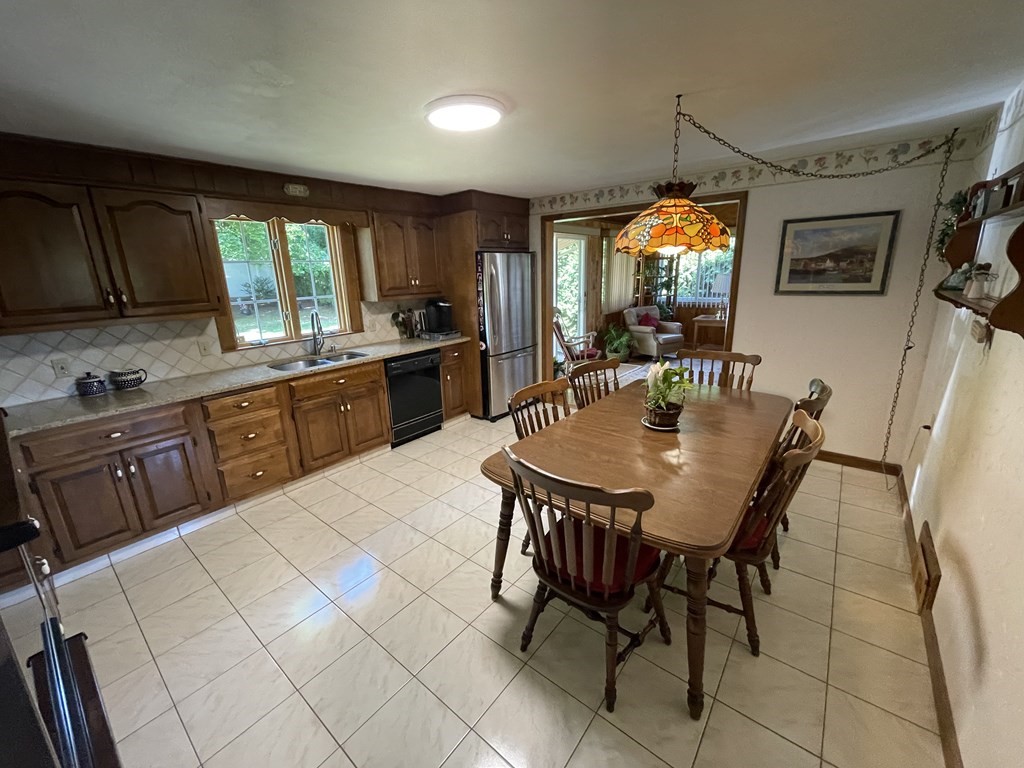 54 Richmond Road Ludlow, MA 01056 - Photo 12 of 32 Gallery Image 12