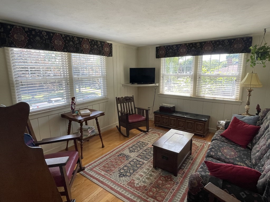 54 Richmond Road Ludlow, MA 01056 - Photo 9 of 32 Gallery Image 9