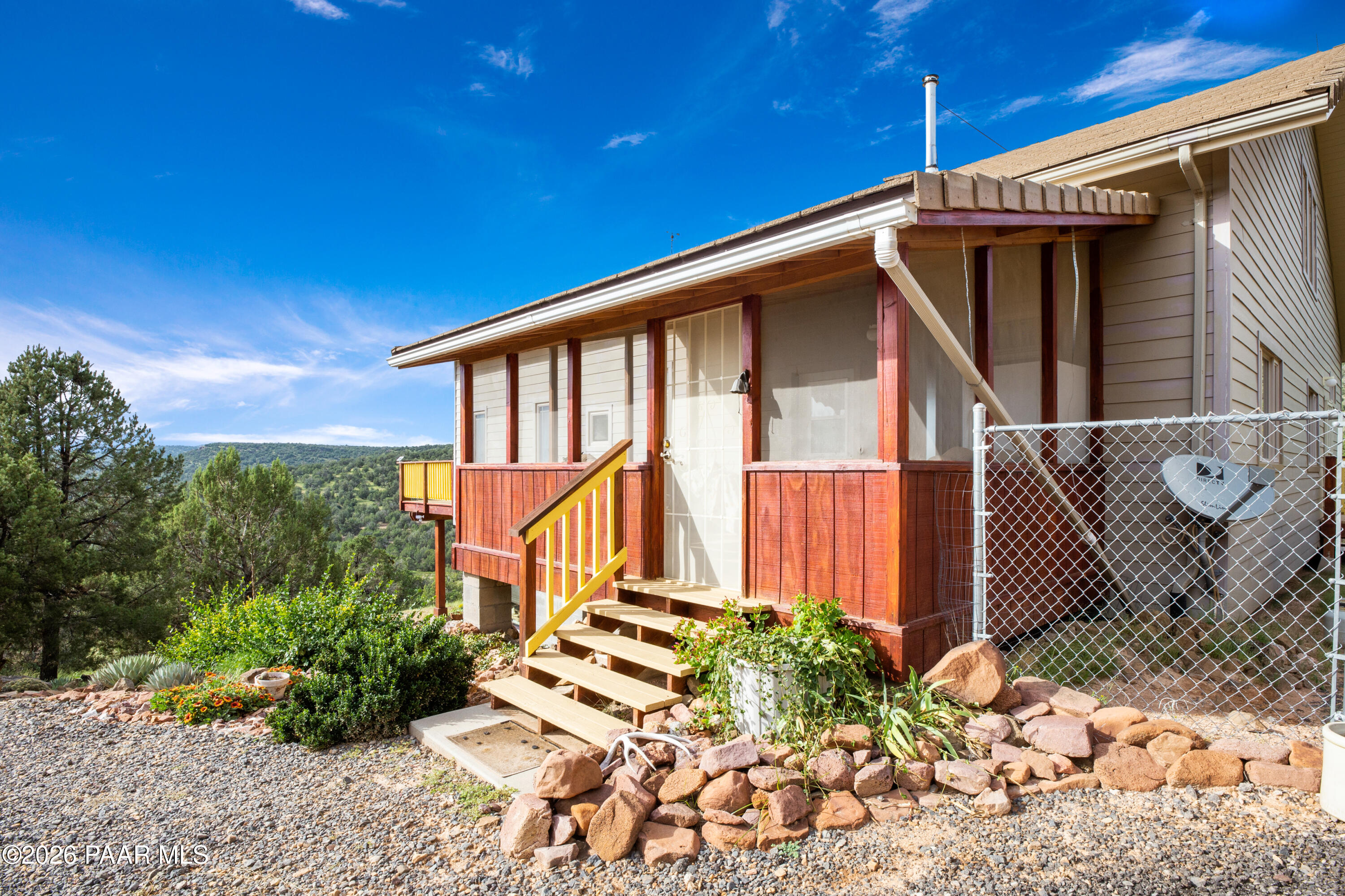 32957 Bucks Road Seligman, AZ 86337 - Photo 19 of 40 005_Screened In Deck
