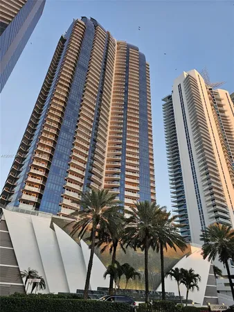 $12,500 | 17121 Collins Avenue, Unit 4006, Sunny Isles Beach, FL 33160