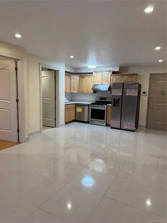 $3,100 | 6538 Austin Street, Unit 2C | Rego Park