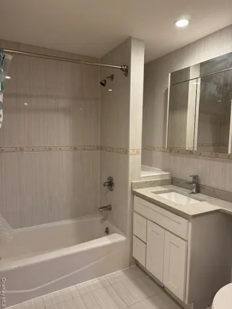 $3,100 | 6538 Austin Street, Unit 2C | Rego Park