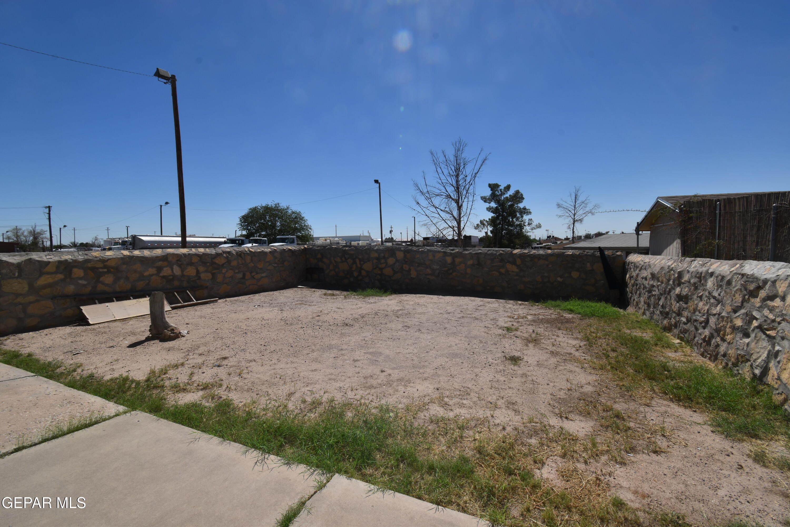 182 Prado Road El Paso, TX 79907 - Photo 18 of 19 a view of a terrace