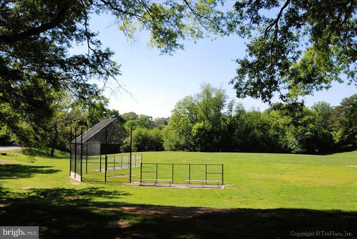 9905 Woodburn Road Silver Spring, MD 20901 - Photo 28 of 29 Community