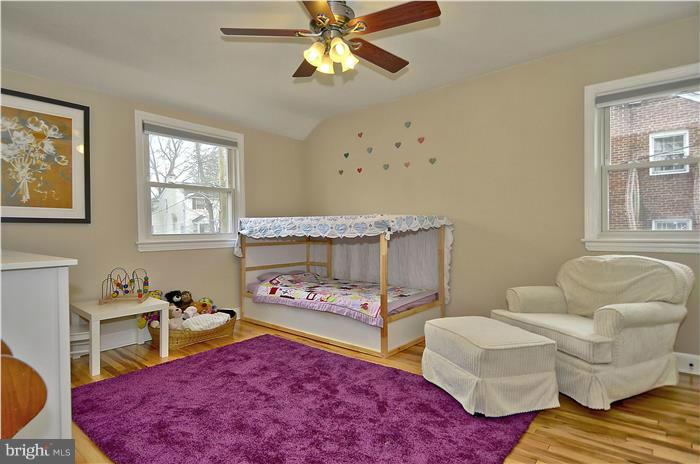 9905 Woodburn Road Silver Spring, MD 20901 - Photo 8 of 29 Bedroom