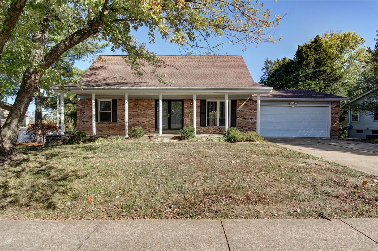 254 Braeshire Drive Ballwin, MO 63021 - Photo 2 of 36 Gallery Image 2