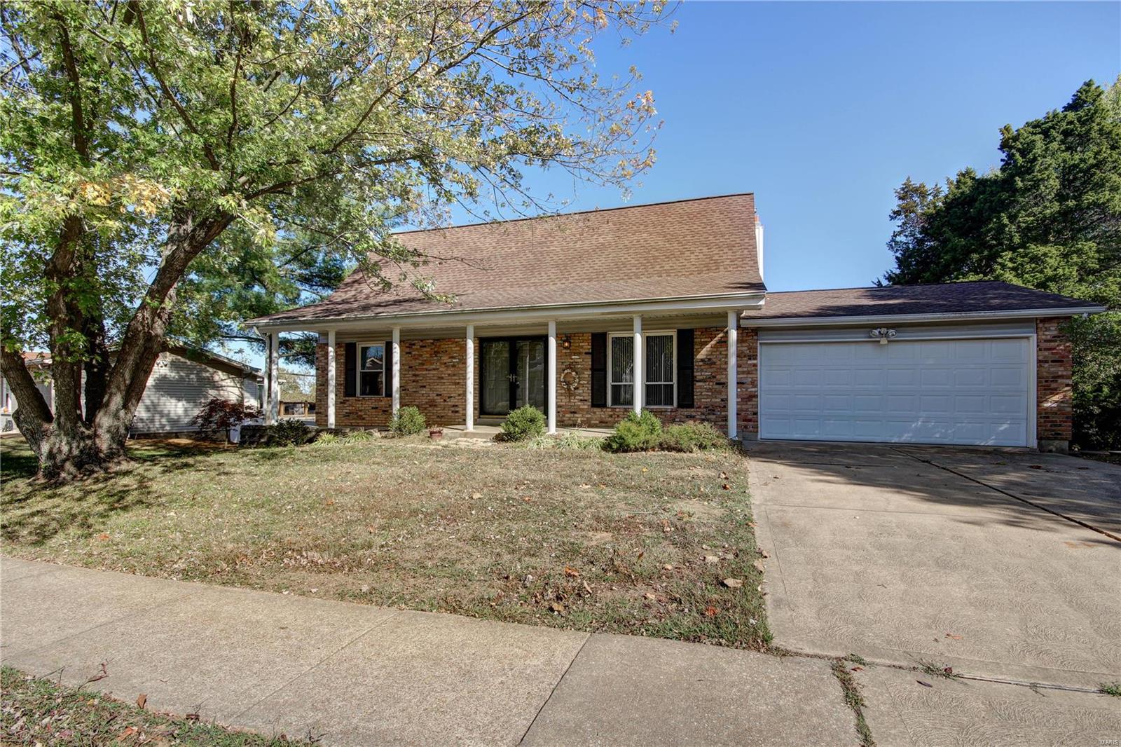 254 Braeshire Drive Ballwin, MO 63021 - Photo 3 of 36 Gallery Image 3