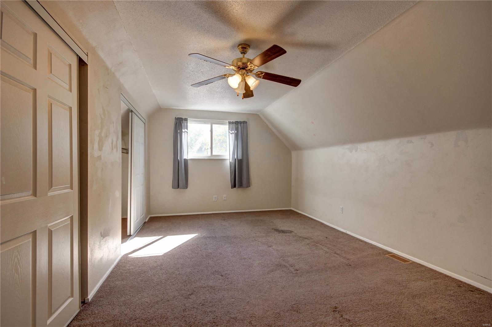 254 Braeshire Drive Ballwin, MO 63021 - Photo 23 of 36 Gallery Image 23