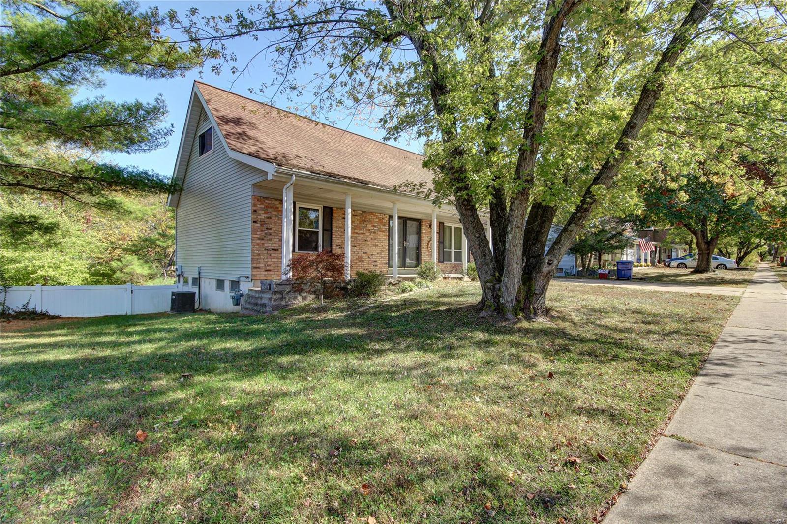 254 Braeshire Drive Ballwin, MO 63021 - Photo 4 of 36 Gallery Image 4
