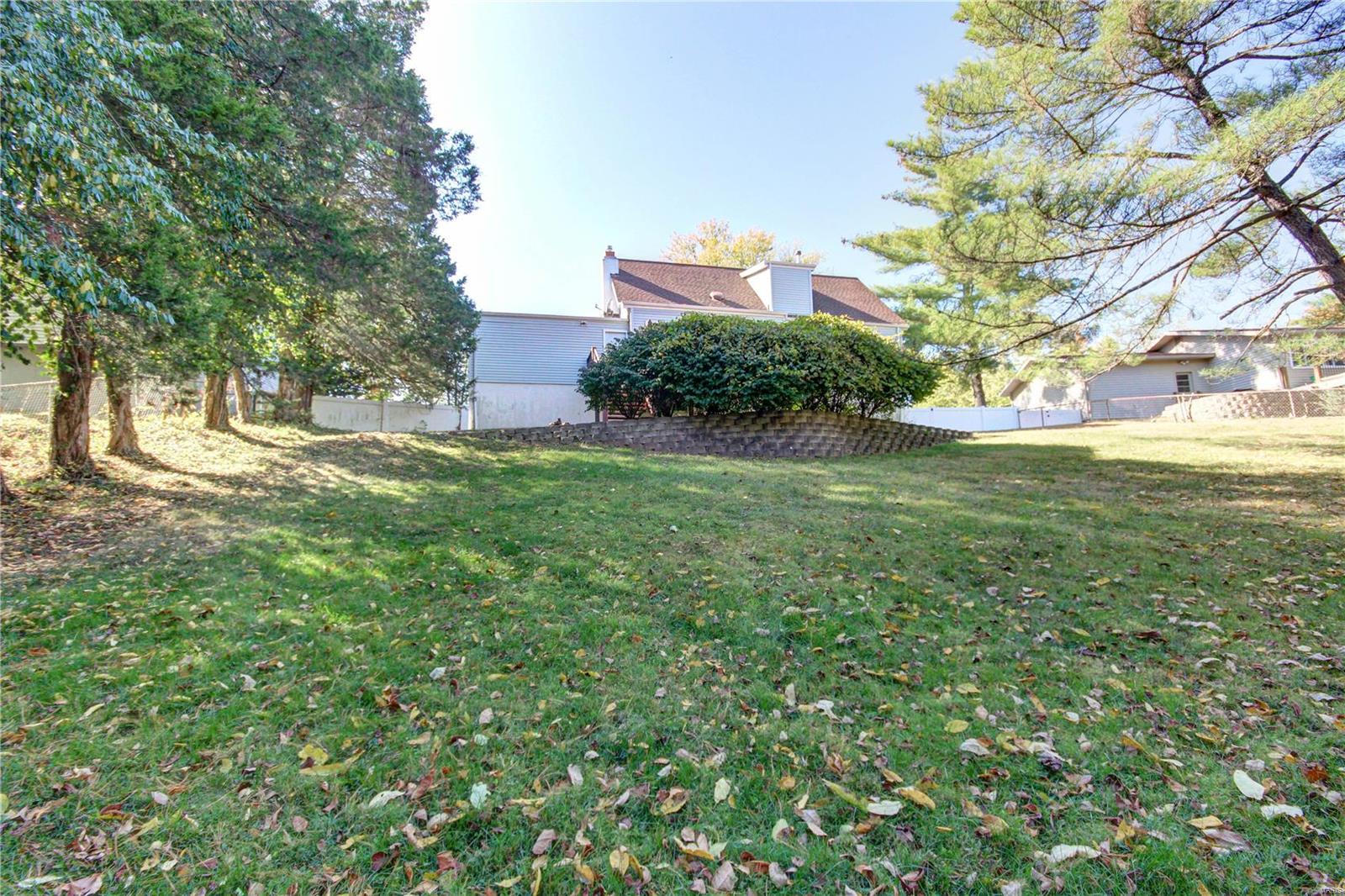 254 Braeshire Drive Ballwin, MO 63021 - Photo 34 of 36 Gallery Image 34