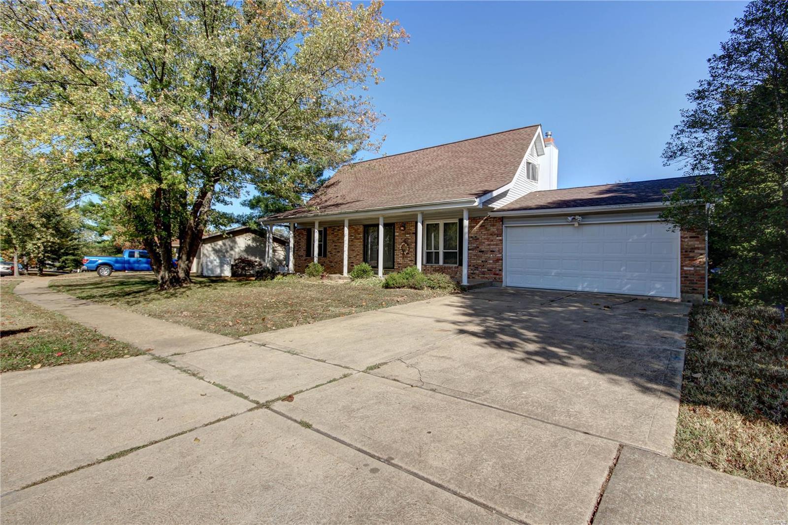 254 Braeshire Drive Ballwin, MO 63021 - Photo 5 of 36 Gallery Image 5