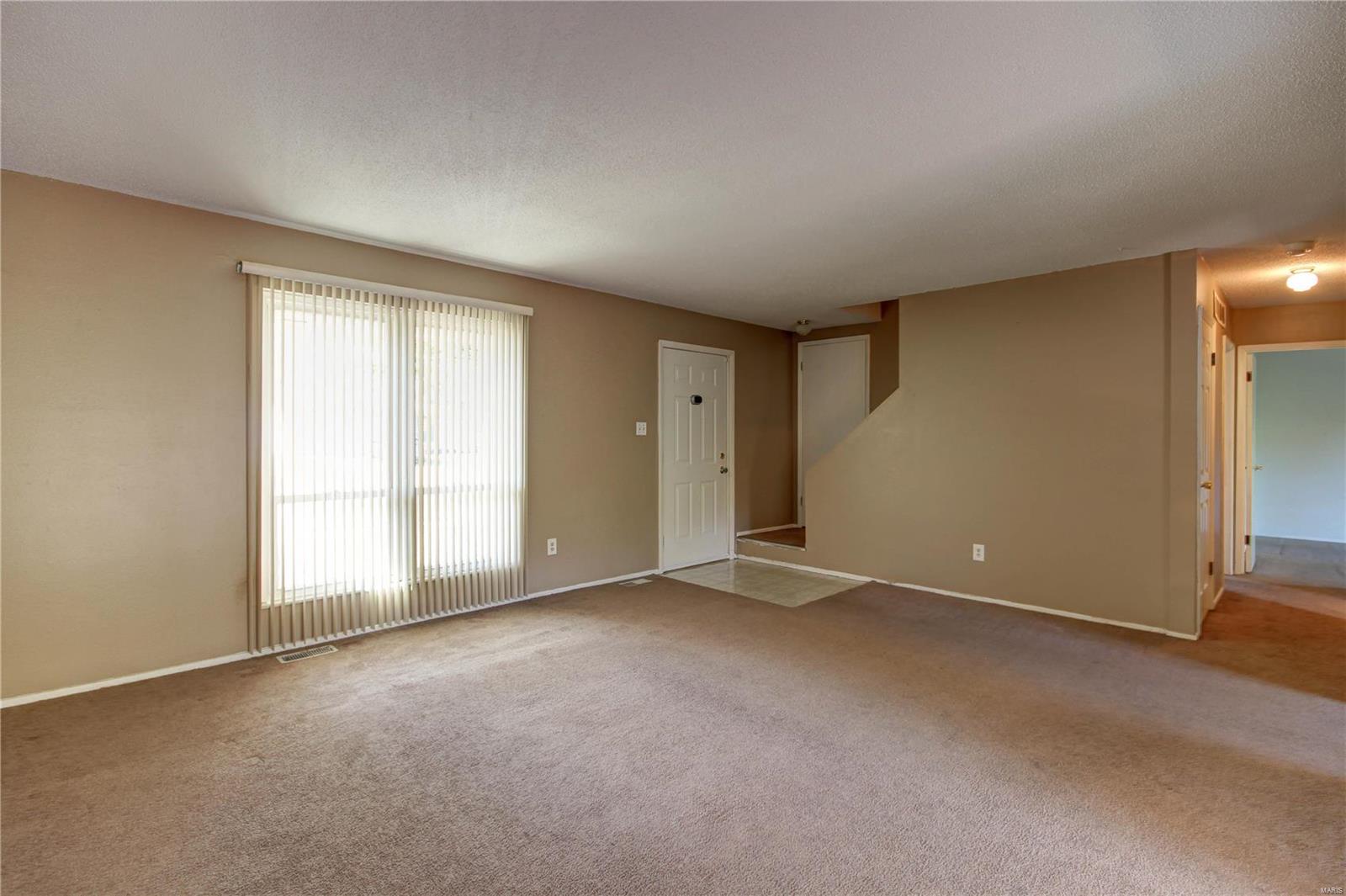 254 Braeshire Drive Ballwin, MO 63021 - Photo 8 of 36 Gallery Image 8