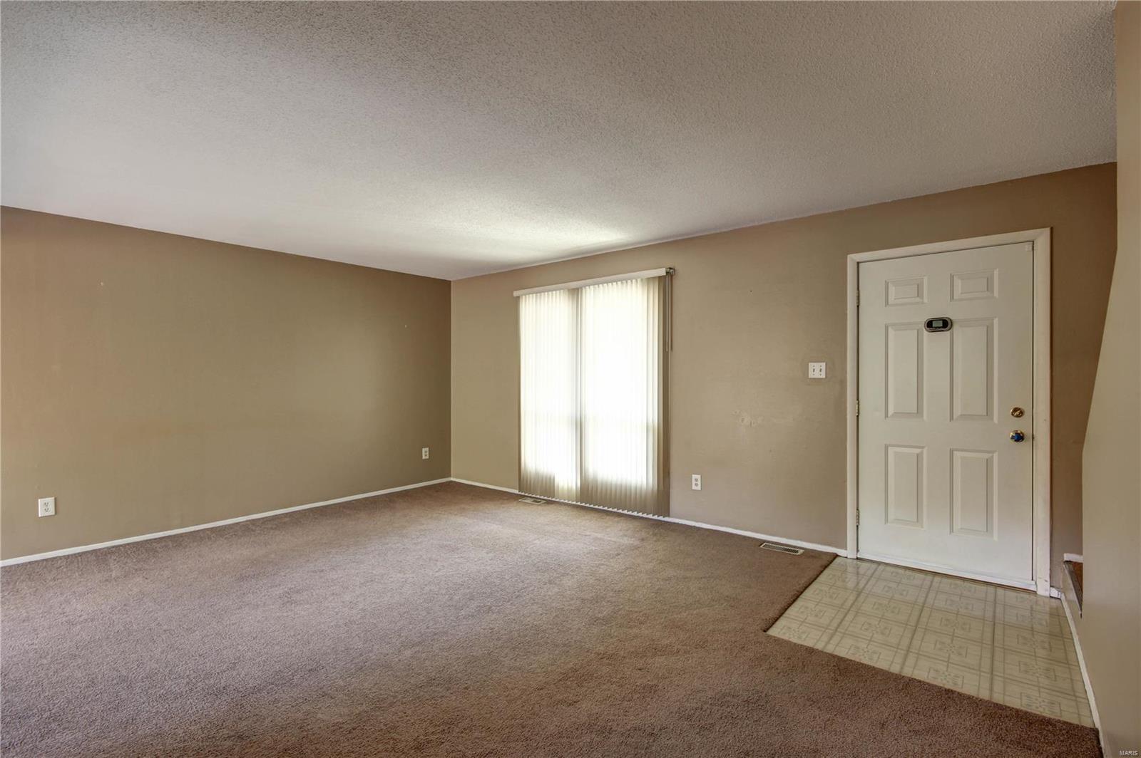 254 Braeshire Drive Ballwin, MO 63021 - Photo 9 of 36 Gallery Image 9