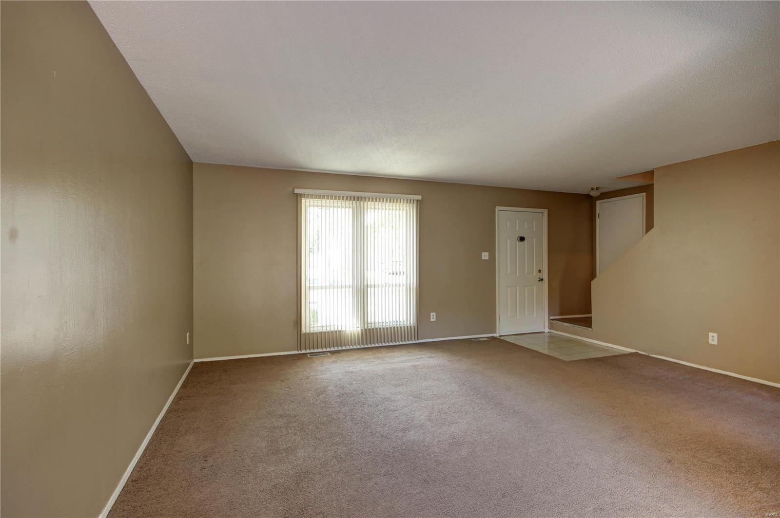 254 Braeshire Drive Ballwin, MO 63021 - Photo 10 of 36 Gallery Image 10