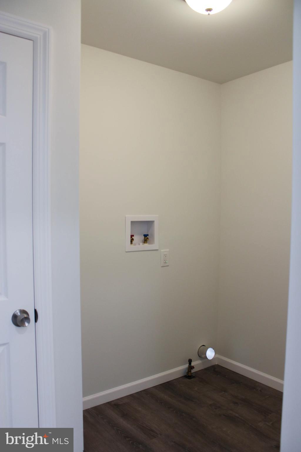 1402 Central Minotola, NJ 08341 - Photo 10 of 33 a view of a small space