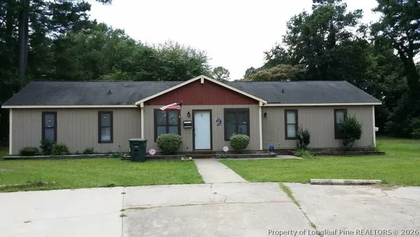 a view of a yard in front of house