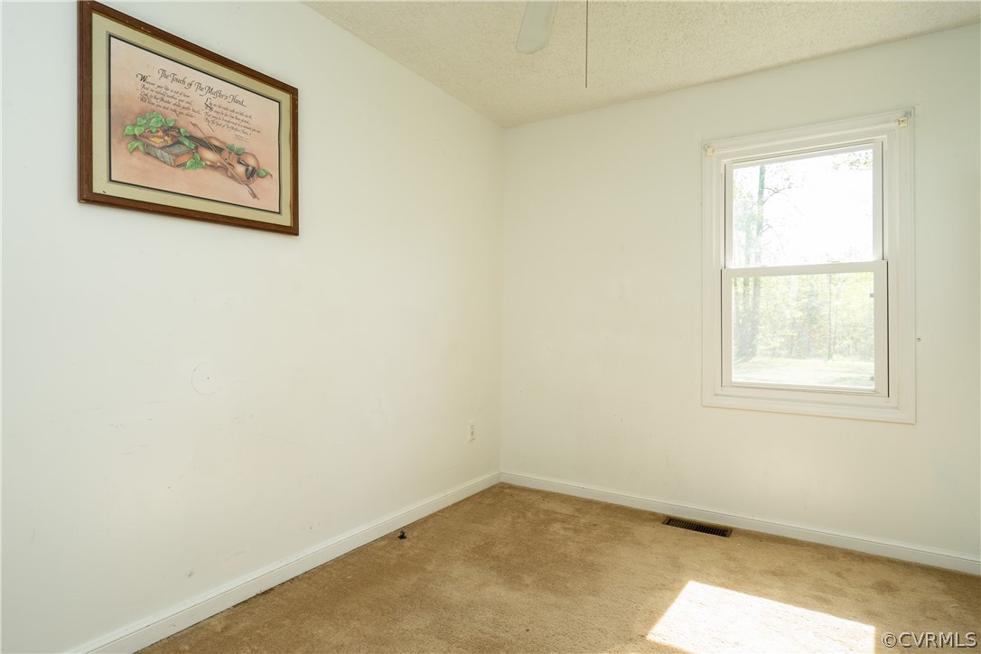 1802 Vessel's Road Newtown, VA 23126 - Photo 13 of 24 Gallery Image 13