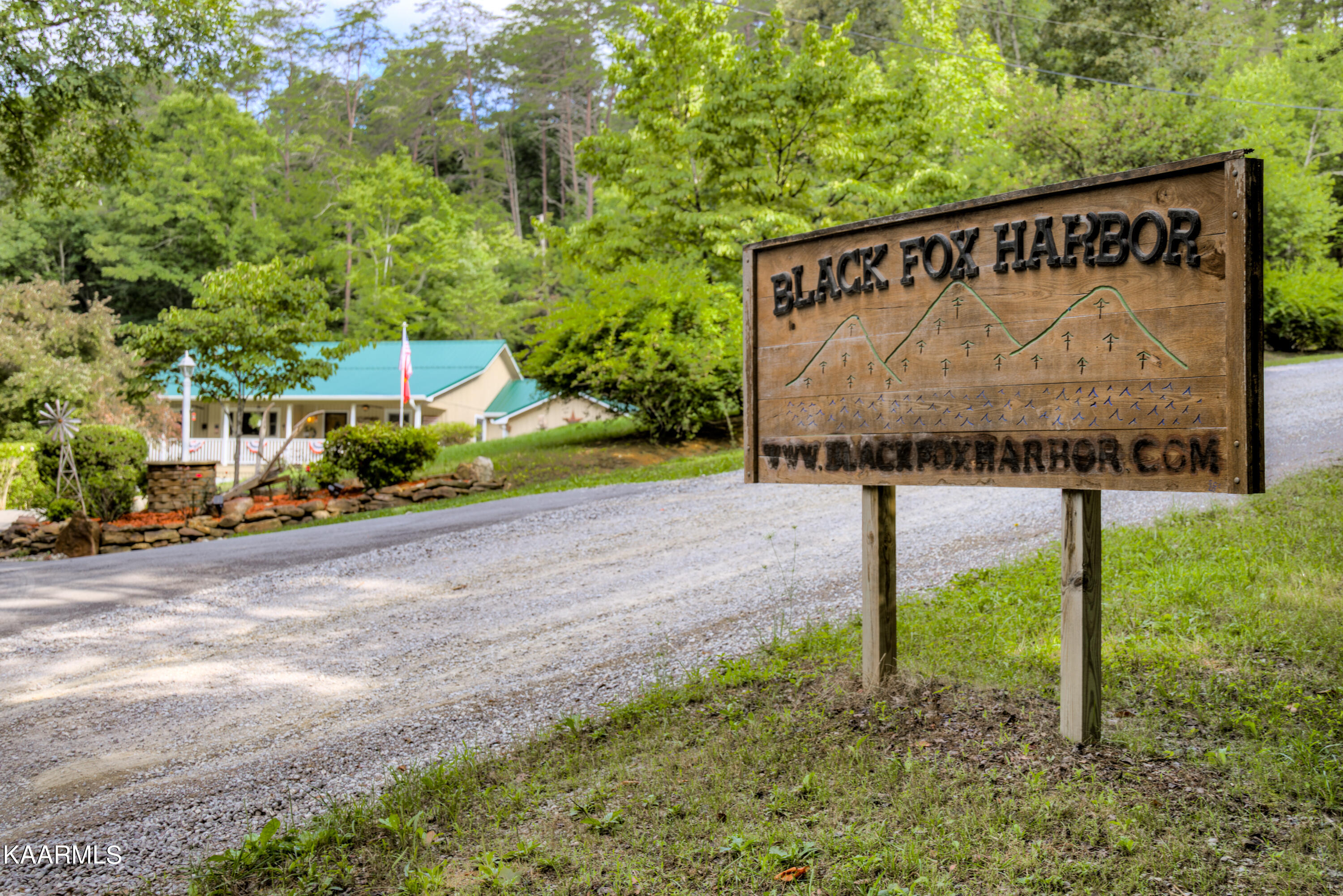 159 Black Fox Harbor Road Washburn, TN 37888 - Photo 37 of 39 Entrance to community