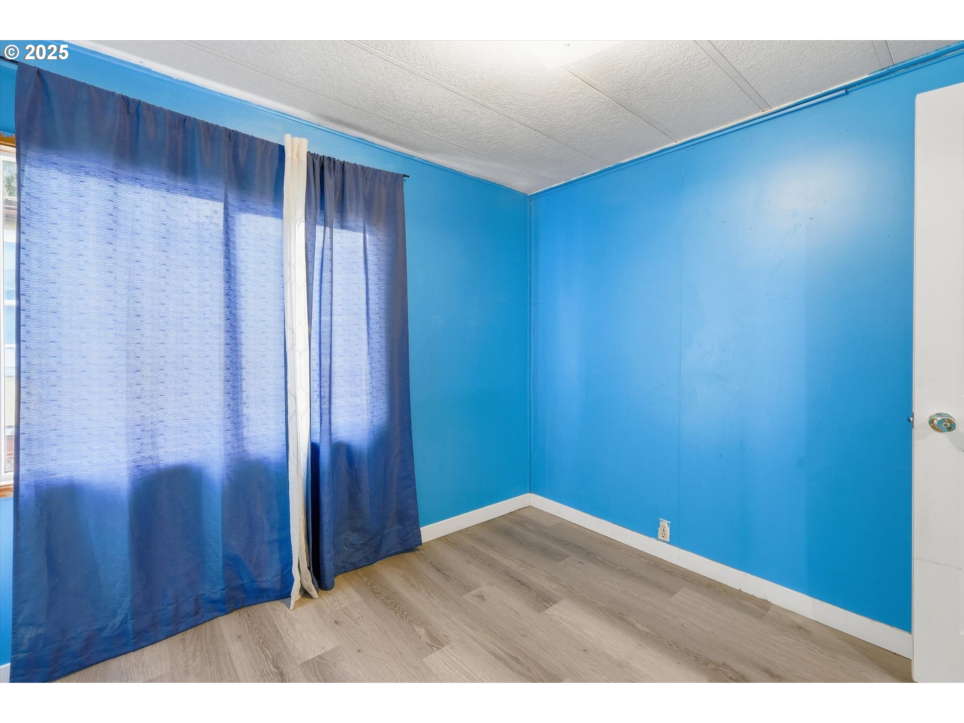 23200 Northeast Sandy Boulevard, Unit 77 Troutdale, OR 97060 - Photo 29 of 43 a view of empty room