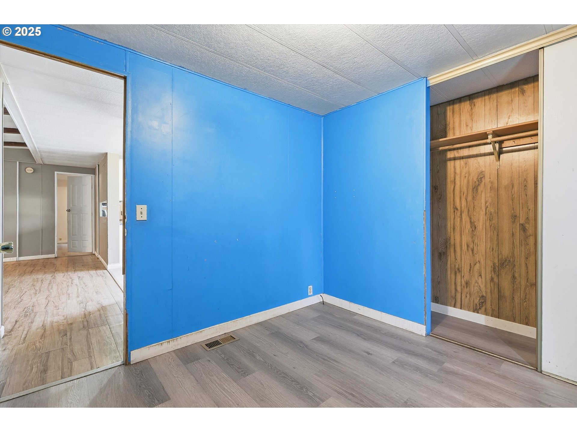 23200 Northeast Sandy Boulevard, Unit 77 Troutdale, OR 97060 - Photo 31 of 43 a view of empty room