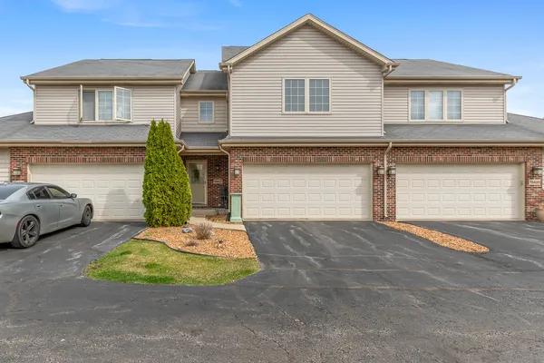 $300,000 | 15437 98th Place, Dyer, IN 46311