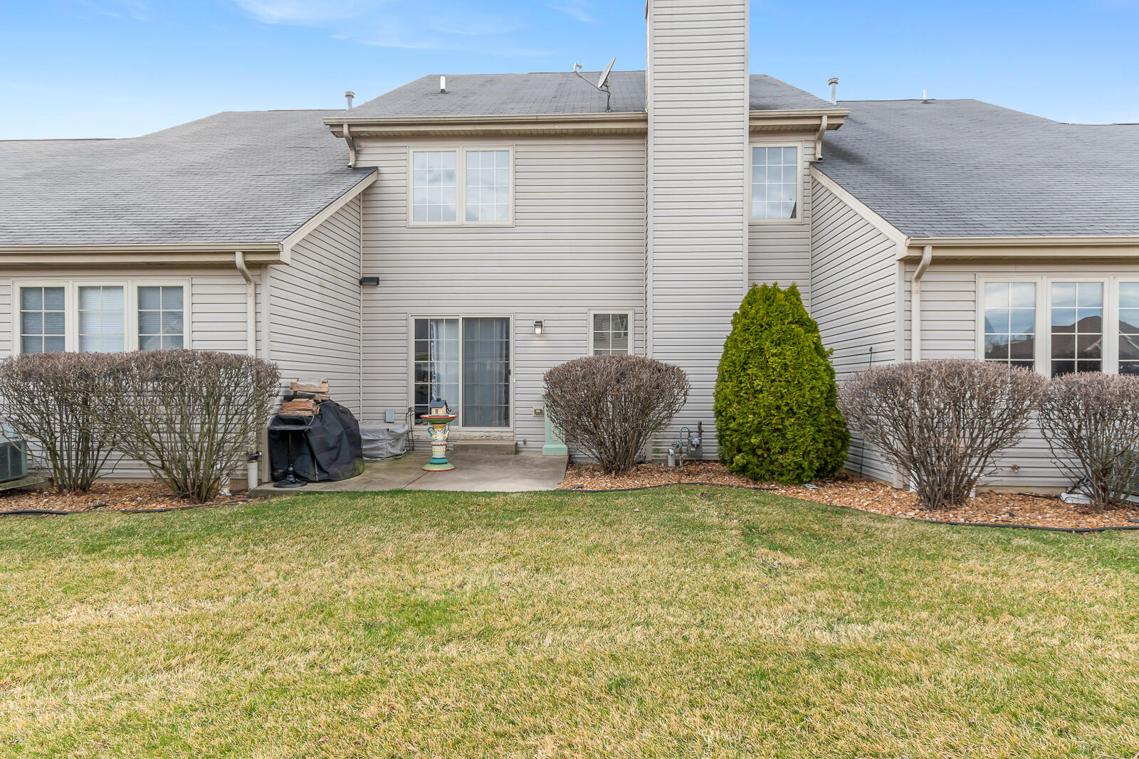 15437 98th Place Dyer, IN 46311 - Photo 15 of 19 a view of a house with a yard and sitting area