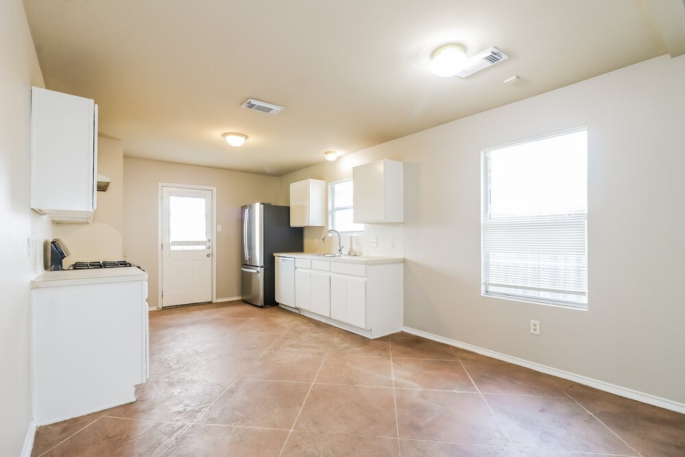 12531 Roxdale Ridge Drive Houston, TX 77044 - Photo 6 of 16
