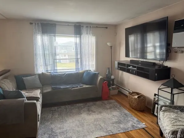 $599,000 | 16 West Marine Avenue, Lindenhurst, NY 11757