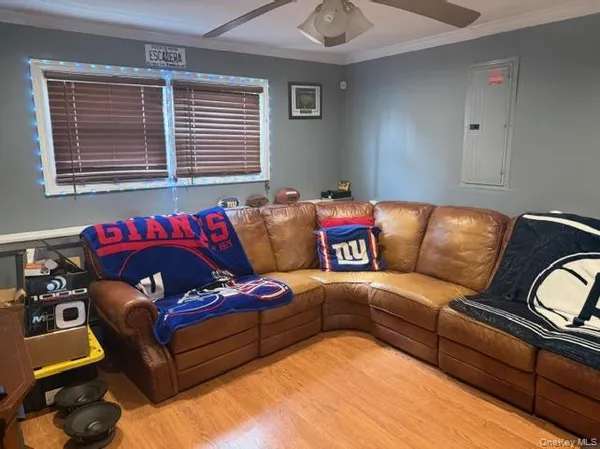 $599,000 | 16 West Marine Avenue, Lindenhurst, NY 11757