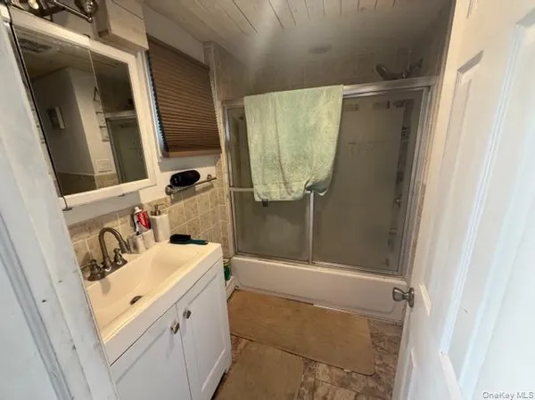 $599,000 | 16 West Marine Avenue, Lindenhurst, NY 11757