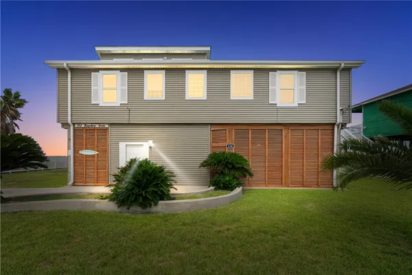 $545,000 | 110 Bayshore Drive, Ingleside on the Bay, TX 78362