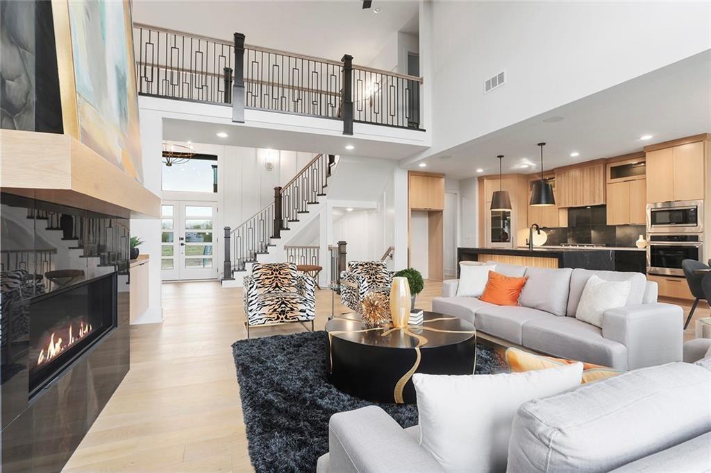 2033 Southwest Red Barn Lane Lee's Summit, MO 64082 - Photo 3 of 4