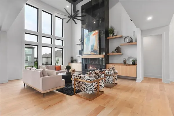 $744,050 | 2033 Southwest Red Barn Lane, Lee's Summit, MO 64082