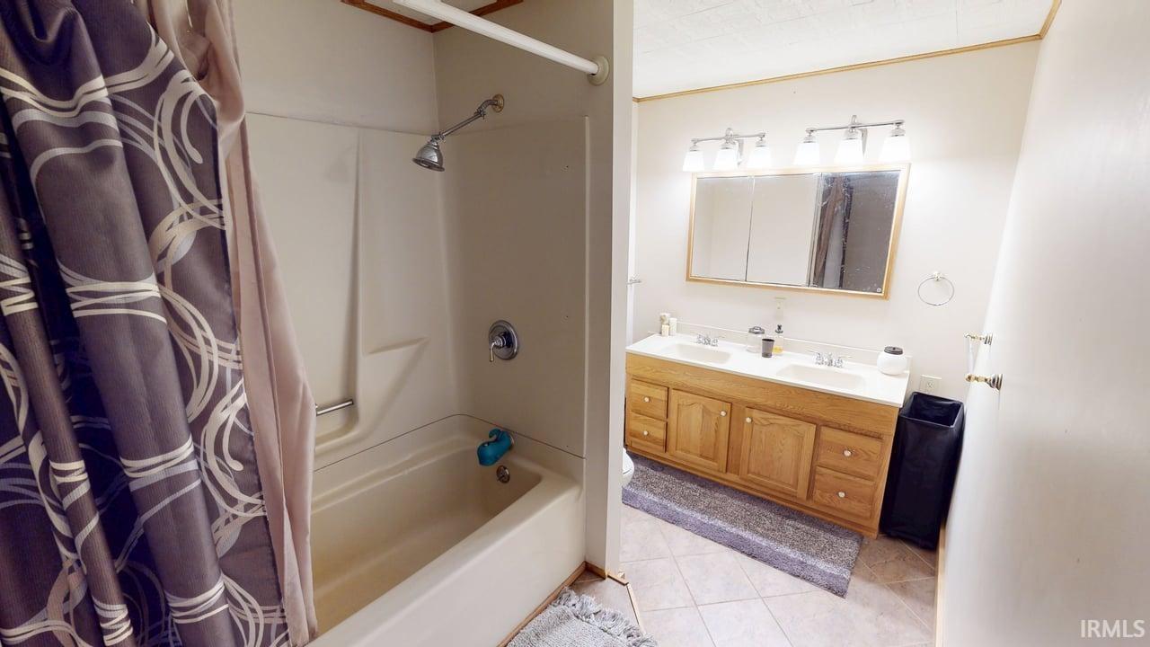 4386 Luse Road Monticello, IN 47960 - Photo 9 of 27