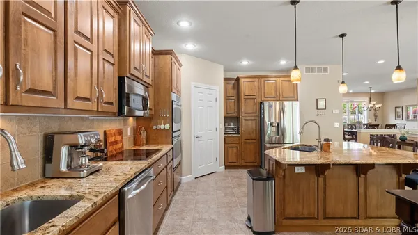 $599,000 | 86 Beacon Hill Drive, Lake Ozark, MO 65049
