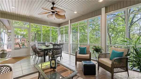 $599,000 | 86 Beacon Hill Drive, Lake Ozark, MO 65049