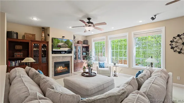 $599,000 | 86 Beacon Hill Drive, Lake Ozark, MO 65049