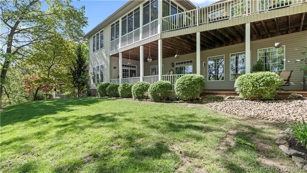 $599,000 | 86 Beacon Hill Drive, Lake Ozark, MO 65049