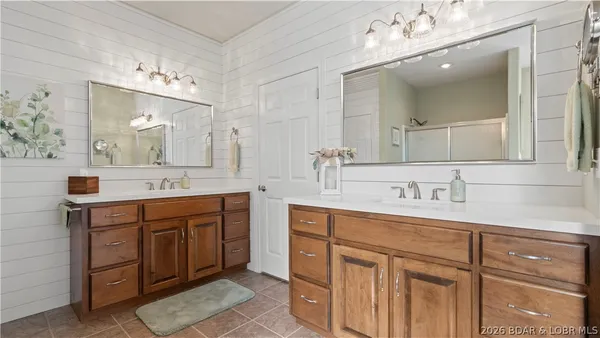 $599,000 | 86 Beacon Hill Drive, Lake Ozark, MO 65049