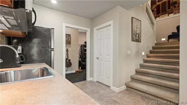 $599,000 | 86 Beacon Hill Drive, Lake Ozark, MO 65049