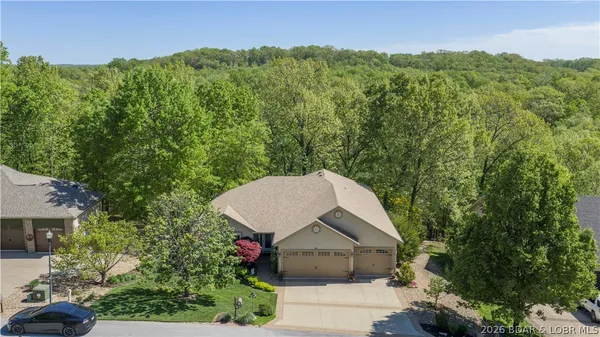 $599,000 | 86 Beacon Hill Drive, Lake Ozark, MO 65049